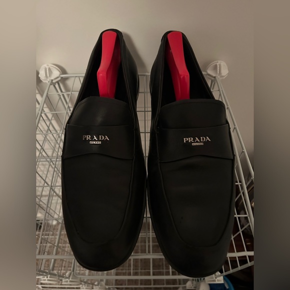 🔥🔥PRADA Men's logo loafers black size 9.5 US MSRP $695🔥🔥 - Picture 1 of 10